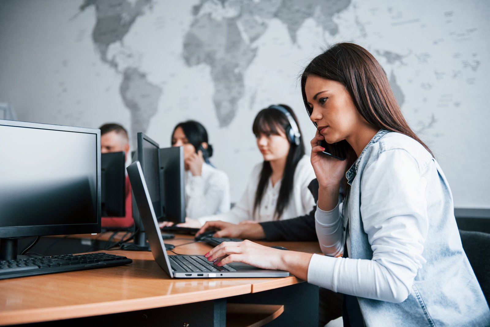Operators assisting customers over the phone